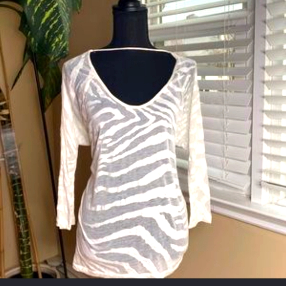 NWT EXPRESS SZ LG WHITE NOT QUITE SHEER TOP